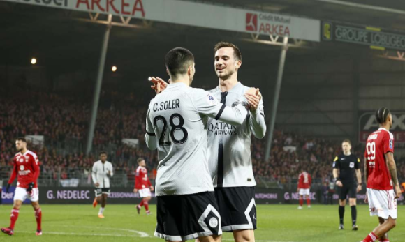 法甲-巴黎2-1战胜布雷斯特 梅西助攻姆巴佩单刀绝杀 法甲-巴黎2-1战胜布雷斯特 梅西助攻姆巴佩单刀绝杀