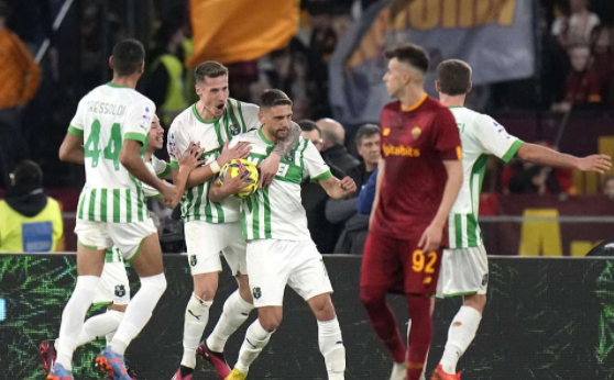 意甲-十人罗马3-4不敌萨索洛 迪巴拉破门,维纳尔杜姆进球 意甲-十人罗马3-4不敌萨索洛 迪巴拉破门,维纳尔杜姆进球