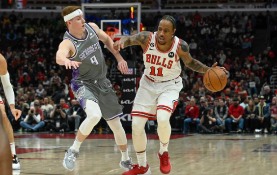 福克斯32分+绝杀 小萨14+17+10 德罗赞33分 国王117-114险胜公牛 福克斯32分+绝杀 小萨14+17+10 德罗赞33分 国王117-114险胜公牛