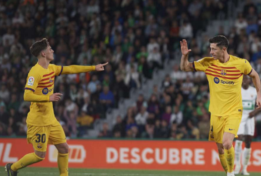 西甲-巴萨4-0大胜埃尔切 莱万双响,法蒂、费兰破门 西甲-巴萨4-0大胜埃尔切 莱万双响,法蒂、费兰破门