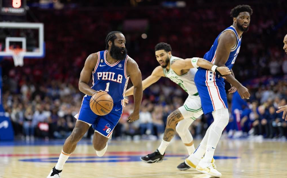 塔图姆末节连中4记三分自我救赎 绿军95-86击败76人 比分扳为3-3平 塔图姆末节连中4记三分自我救赎 绿军95-86击败76人 比分扳为3-3平