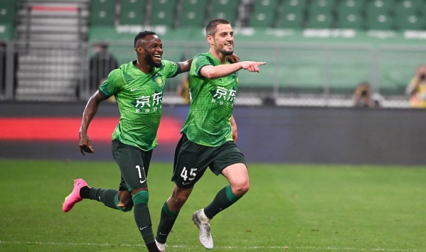 中超-阿代米凌空斩轰首球 国安1-0南通取新工体首胜 中超-阿代米凌空斩轰首球 国安1-0南通取新工体首胜