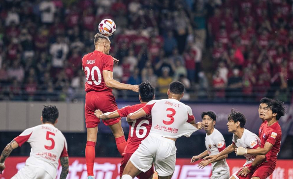 中超-武磊传射哈维尔染红 海港2-0梅州8轮不败领跑 中超-武磊传射哈维尔染红 海港2-0梅州8轮不败领跑