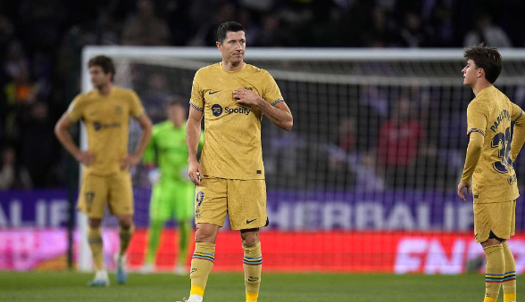 西甲-巴拉多利德3-1巴萨暂离降级区 莱万破门难救主 西甲-巴拉多利德3-1巴萨暂离降级区 莱万破门难救主