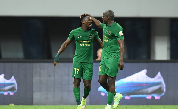 中超-姚均晟传射埃弗拉处子球 浙江3-0深圳迎3连胜 中超-姚均晟传射埃弗拉处子球 浙江3-0深圳迎3连胜