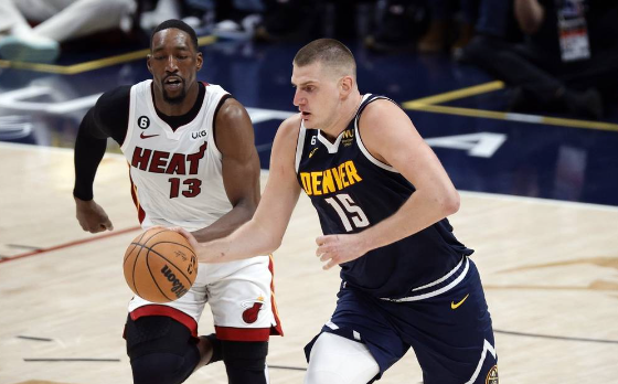 巴特勒21分约基奇空砍41+11 热火111-108逆转掘金总分1-1 巴特勒21分约基奇空砍41+11 热火111-108逆转掘金总分1-1