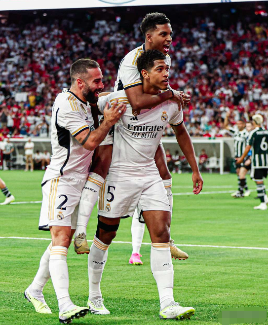 友谊赛-皇马2-0战胜曼联 贝林厄姆处子球何塞卢潇洒倒钩 友谊赛-皇马2-0战胜曼联 贝林厄姆处子球何塞卢潇洒倒钩