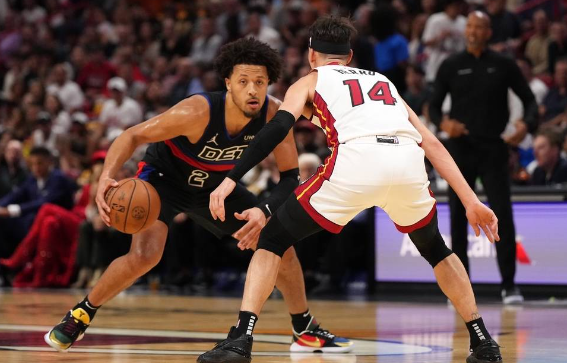 热巴22+8 巴特勒19+13 康宁汉姆30+9 热火103-102险胜活塞 热巴22+8 巴特勒19+13 康宁汉姆30+9 热火103-102险胜活塞