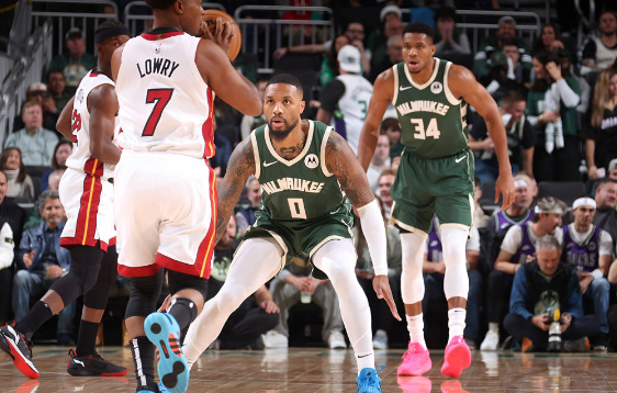 字母哥33+7利拉德25分 希罗35分 热火114-122不敌雄鹿 字母哥33+7利拉德25分 希罗35分 热火114-122不敌雄鹿