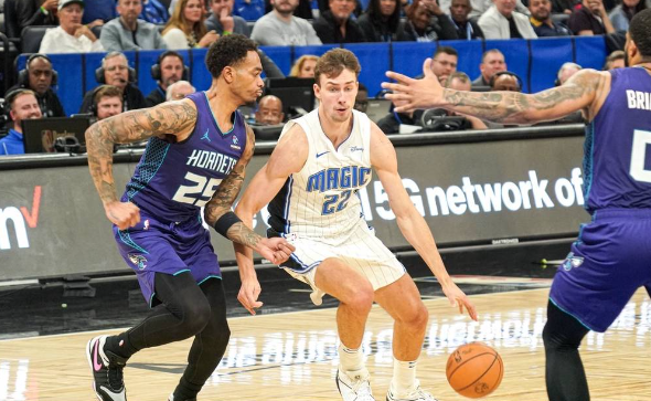 安东尼30+7+7 布里奇斯23+10 魔术130-117轻取黄蜂迎7连胜 安东尼30+7+7 布里奇斯23+10 魔术130-117轻取黄蜂迎7连胜