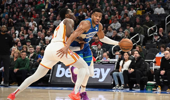 字母哥30+三双吹杨32+12难救主 雄鹿主场132-121力擒老鹰 字母哥30+三双吹杨32+12难救主 雄鹿主场132-121力擒老鹰