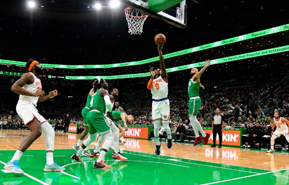 铂金复出21分 塔图姆25+6 怀特30分 绿军133-123轻取尼克斯 铂金复出21分 塔图姆25+6 怀特30分 绿军133-123轻取尼克斯