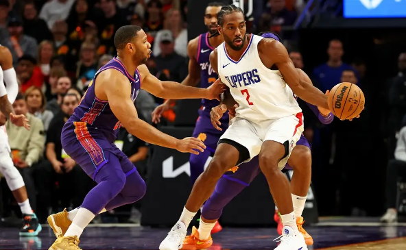 小卡30分8板2断2帽 哈登22+11布克比尔合砍56分 快船131-122射落太阳 小卡30分8板2断2帽 哈登22+11布克比尔合砍56分 快船131-122射落太阳