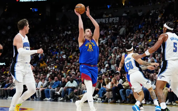 班凯罗32+10+11 约基奇29+8 魔术122-120逆转掘金止3连败 班凯罗32+10+11 约基奇29+8 魔术122-120逆转掘金止3连败