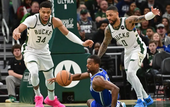 字母哥27+10+10小萨三双 利拉德压哨绝杀雄鹿143-142胜国王 字母哥27+10+10小萨三双 利拉德压哨绝杀雄鹿143-142胜国王