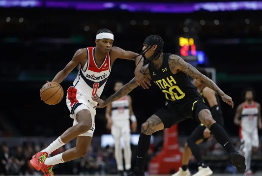 马尔卡宁29+7库兹马26分 克拉克森19分爵士123-108送奇才6连败 马尔卡宁29+7库兹马26分 克拉克森19分爵士123-108送奇才6连败