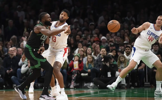 伦纳德26+7双探花合计仅得29分 快船115-96轻取绿军夺5连胜 伦纳德26+7双探花合计仅得29分 快船115-96轻取绿军夺5连胜