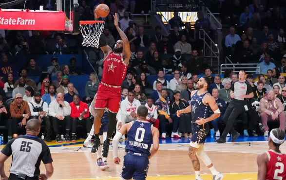 东部轰211分大胜西部 詹姆斯半场打卡 利拉德39分&唐斯空砍50 东部轰211分大胜西部 詹姆斯半场打卡 利拉德39分&唐斯空砍50