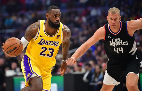 老詹末节19分全场砍34+6+8 德比战湖人客场116-112逆转快船 老詹末节19分全场砍34+6+8 德比战湖人客场116-112逆转快船