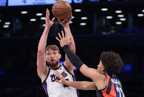 小萨18+20+9托马斯21分 福克斯20+5国王107-77大胜篮网 小萨18+20+9托马斯21分 福克斯20+5国王107-77大胜篮网