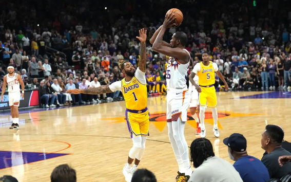 浓眉35+10杜兰特19分 克内克特爆砍35分湖人128-122逆转太阳