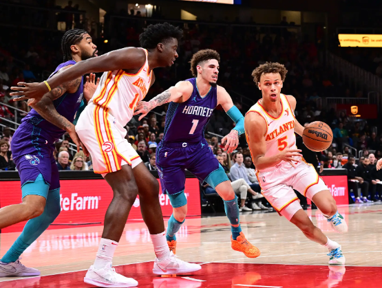 特雷-杨38+8+10三球空砍34分 亨特24分 老鹰125-120胜黄蜂 特雷-杨38+8+10三球空砍34分 亨特24分 老鹰125-120胜黄蜂