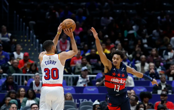 库里复出24+6 追梦普尔斗气 勇士125-112力擒奇才