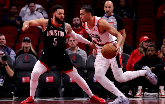 狄龙28+5 伊森22+8 阿门10+11 火箭轻取开拓者迎杯赛2连胜