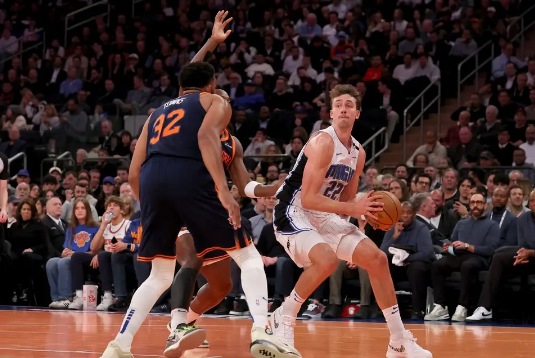 唐斯23+15 哈特三双 小瓦格纳30+6 尼克斯终结魔术6连胜