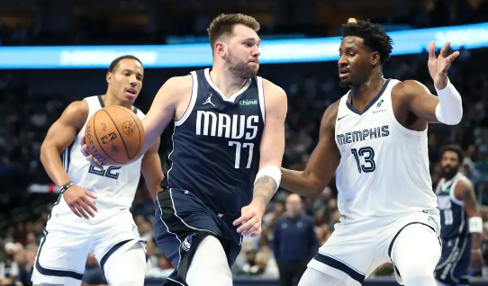 东契奇37+12 莫兰特31分 独行侠最后3分钟轰18-2逆转灰熊