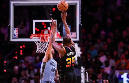 JJJ38+10 布克复出20中4 比尔伤退 灰熊9人缺阵送太阳3连败