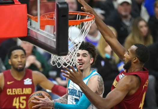 加兰25分 鲍尔24分 骑士轻取黄蜂迎10连胜&黄蜂10连败