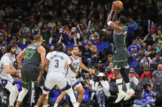 爱德华兹21+7 兰德尔23+10 森林狼轻取魔术迎3连胜