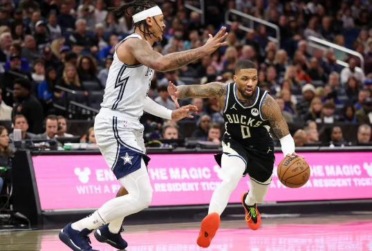 字母41+14 利拉德29+7 班凯罗复出34+7 雄鹿力克魔术取3连胜