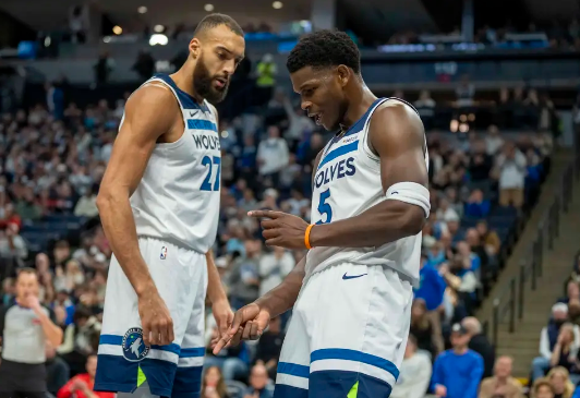 莫兰特19中5&连拿制胜4分 华子两记绝杀三分不中 灰熊擒狼 莫兰特19中5&连拿制胜4分 华子两记绝杀三分不中 灰熊擒狼