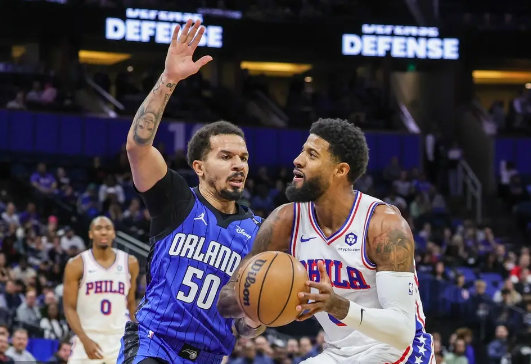 乔治6犯砍25+10+6 班凯罗20+8 魔术两将伤退力克76人