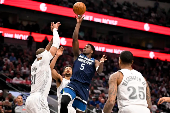 爱德华兹21+7 欧文36+9 华盛顿30+7 森林狼险胜独行侠 爱德华兹21+7 欧文36+9 华盛顿30+7 森林狼险胜独行侠