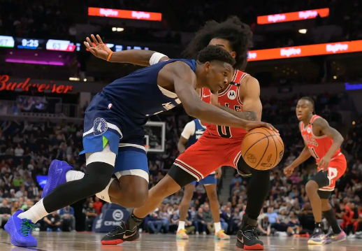 爱德华兹49+9 里德22+10+6 森林狼力擒7人上双的公牛