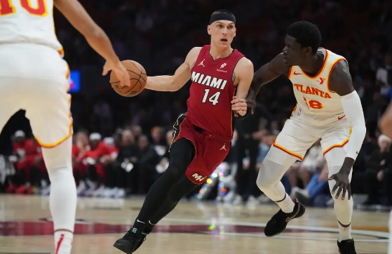 希罗24+10 吹杨17+8 热火4人20+卡位战擒老鹰