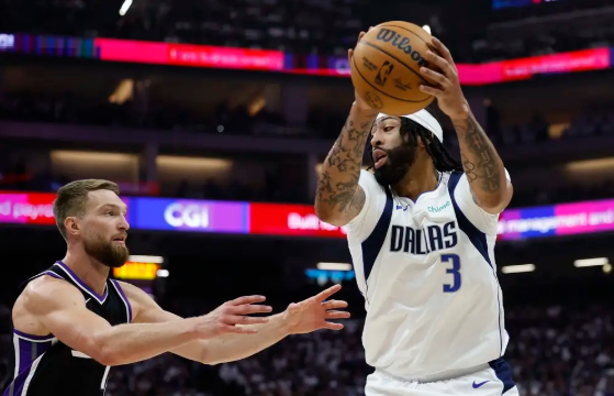 附加赛-浓眉27+9 克莱次节16分 德罗赞33+7 独行侠淘汰国王