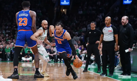 尼克斯20分逆转加时取胜 大头&OG合砍58分 绿军三分60投45铁 